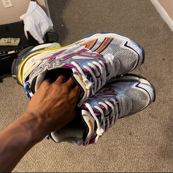 Track runners - Picture 1 of 2